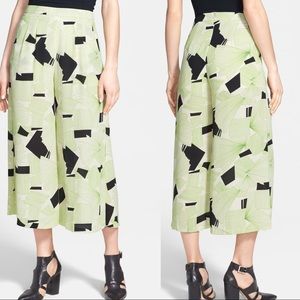 ASTR Graphic Print Gaucho Pant Green Size Small